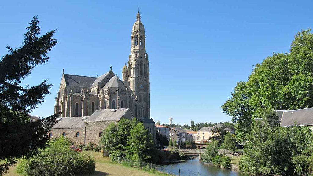 Basilika Saint-Laurent-de-Serve