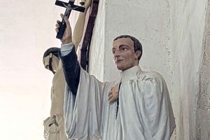 Louis-Marie Grignion de Montfort mit Kreuz in der Hand